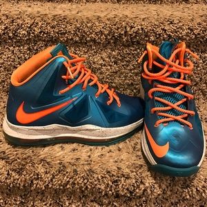boys lebron 10